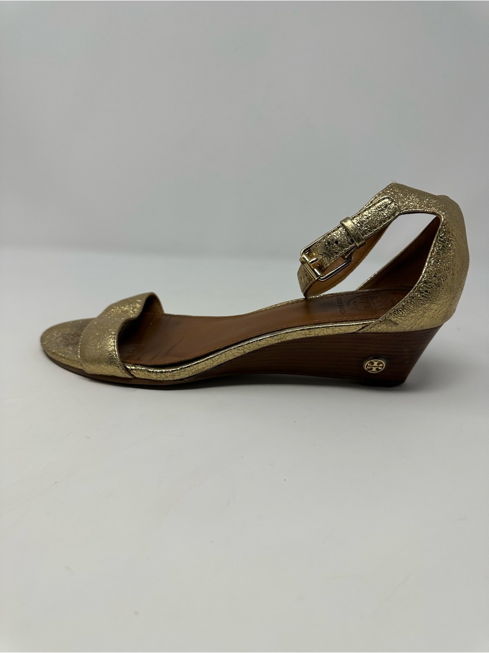 Tory Burch "Savannah" Gold Metallic Crinkly Wedge Sandals Sz. 8.5M